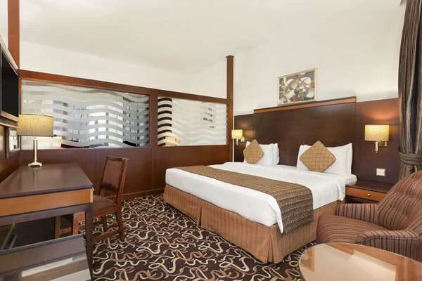 Howard Johnson by Wyndham Bur Dubai - Image 5