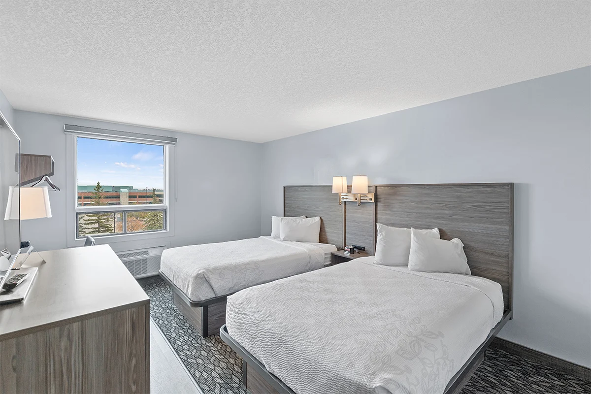 Emerald Hotel & Suites Calgary - Image 5