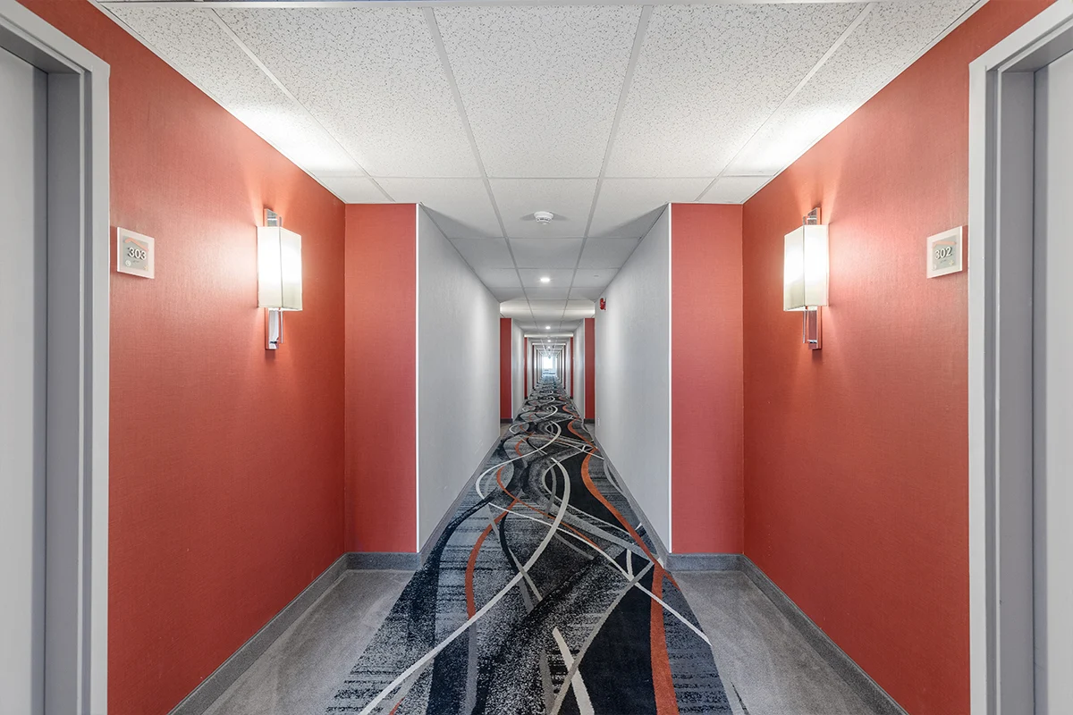 Emerald Hotel & Suites Calgary - Image 4