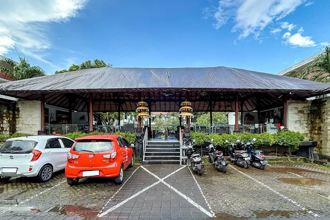 Ozz Hotel Kuta Bali - Image 7