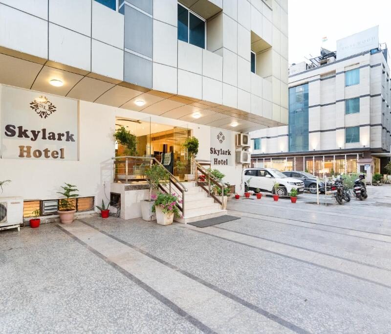 Hotel Skylark by Gabrian Hotels