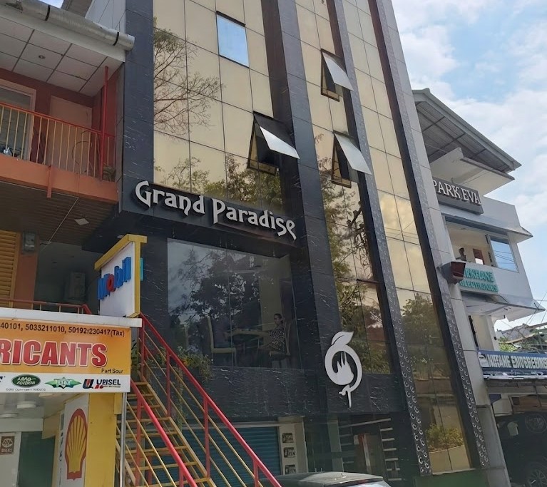 Hotel Grand Paradise