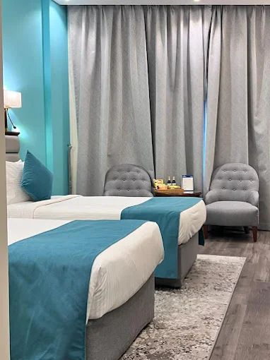 Howard Johnson by Wyndham Bur Dubai - Image 2