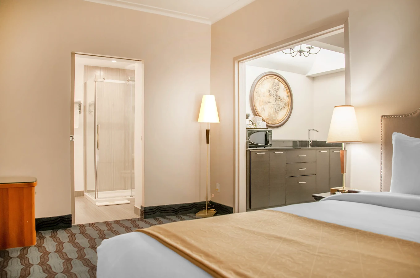 Empire Suites - Image 6