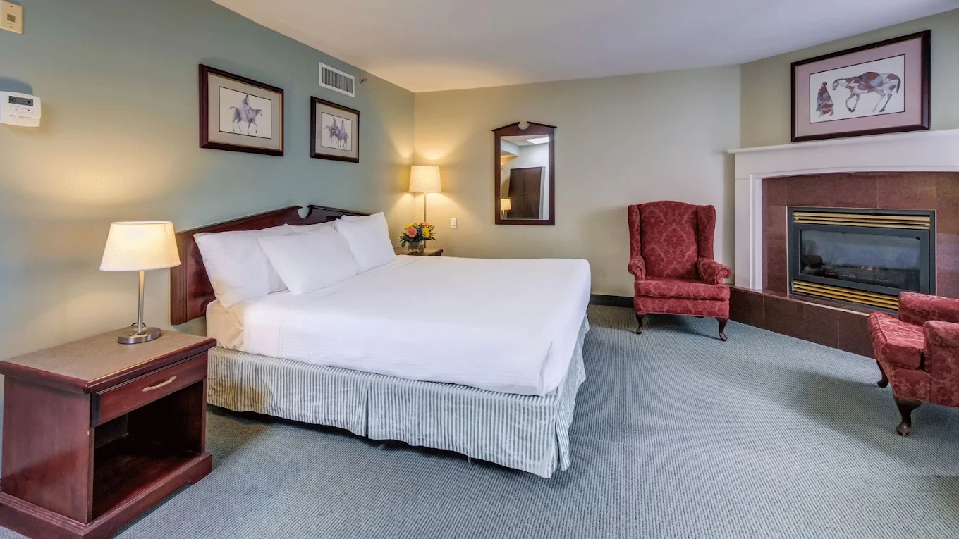 Harrison Lake Hotel - Image 7