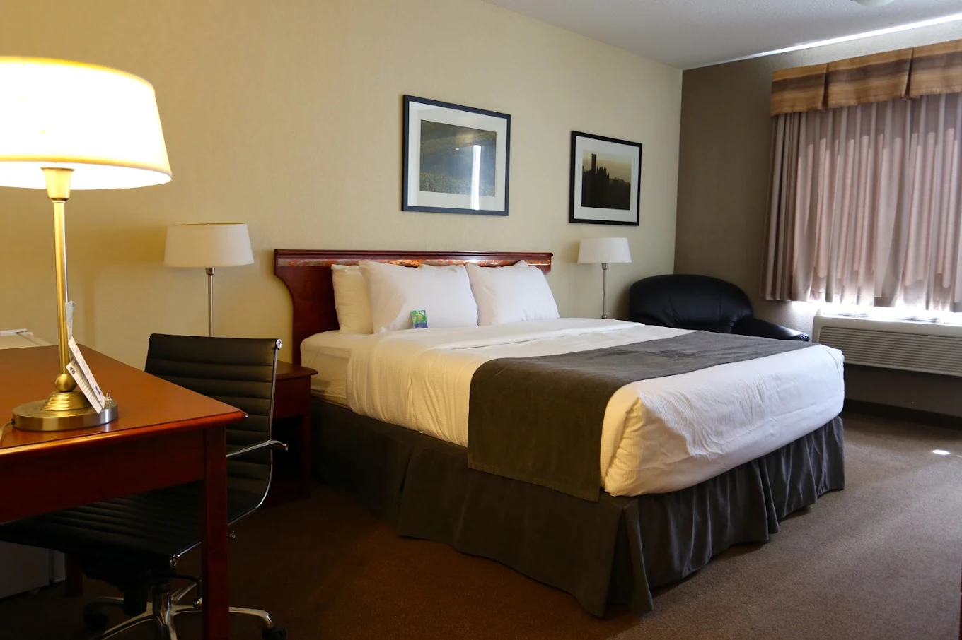 Lakeview Inns & Suites - Fort Nelson - Image 5