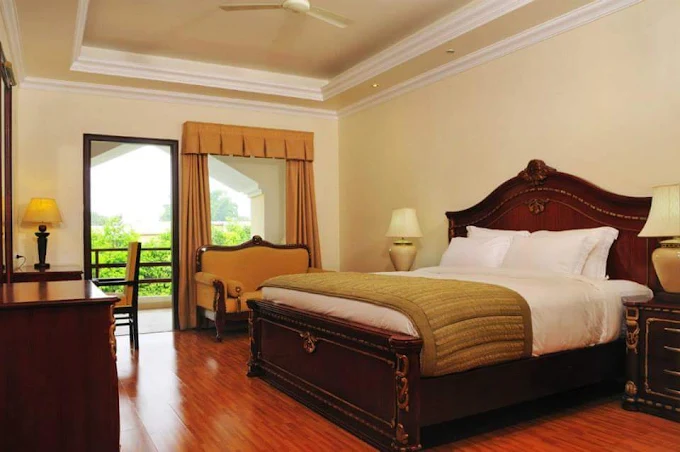 Honeymoon Beach Resort - Image 4