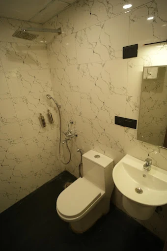 Chestnut Tree Hotel - Image 2