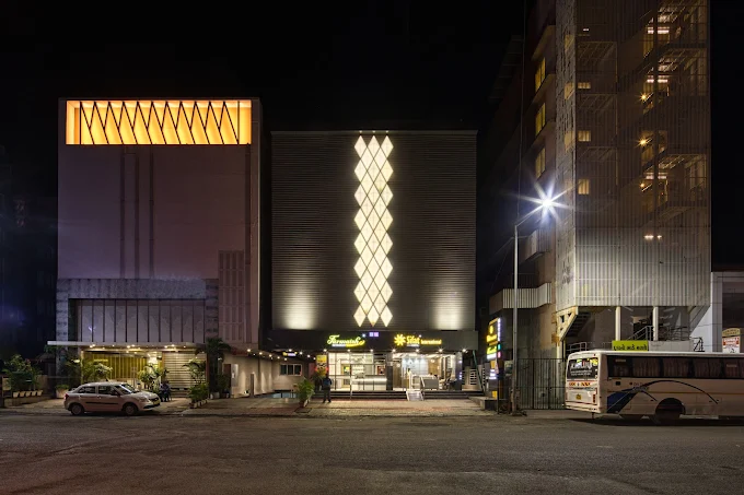 Hotel Sifat International Surat