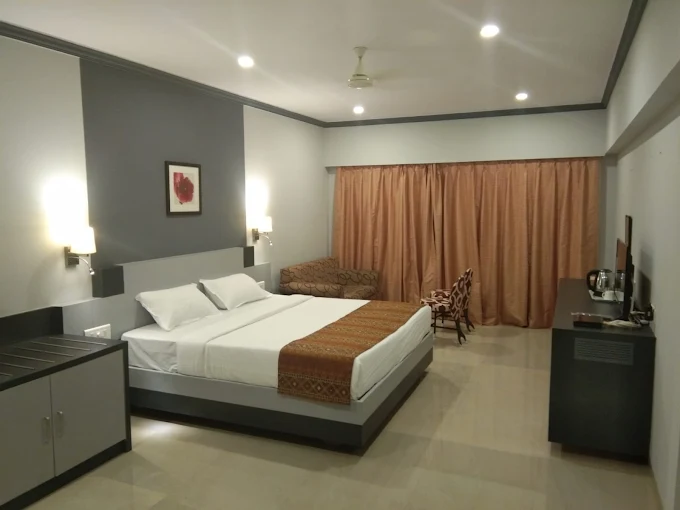 Hotel Juhu Plaza - Image 5