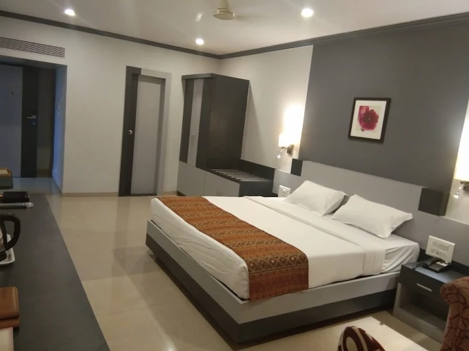 Hotel Juhu Plaza - Image 4