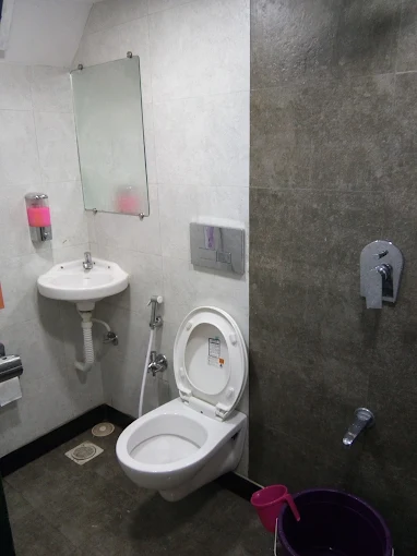 Zostel Mumbai - Image 2