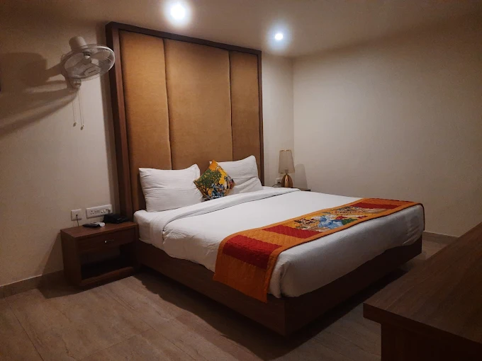 Hotel Grand Ashoka - Image 7