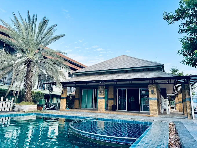 Season palace resort