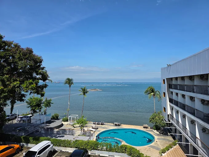 The Loft Seaside Sriracha Hotel
