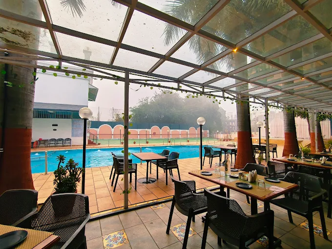 Quality Inn Regency - Image 9