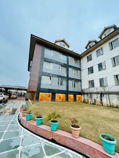 Opera Inn