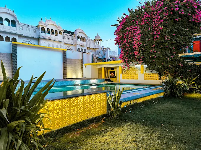 Elephant Pushkar - Stay & Food
