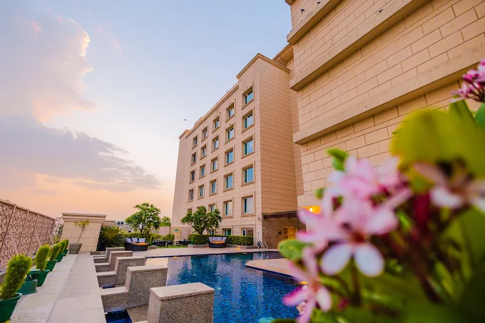 Holiday Inn Agra Mg Road, an IHG Hotel - Image 2