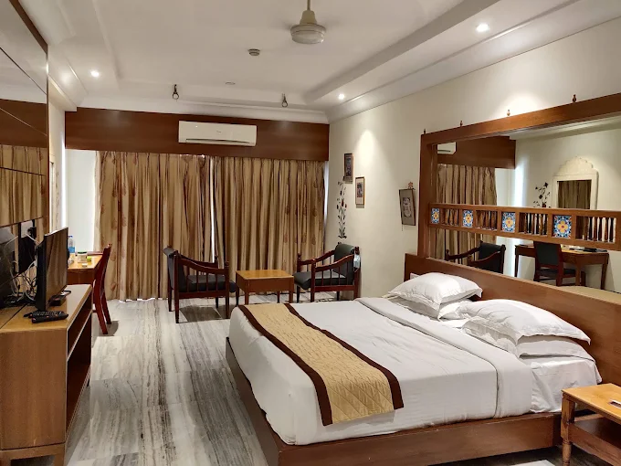 Hotel Hilltop Palace - Image 6