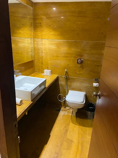 Hotel Hilltop Palace - Image 8
