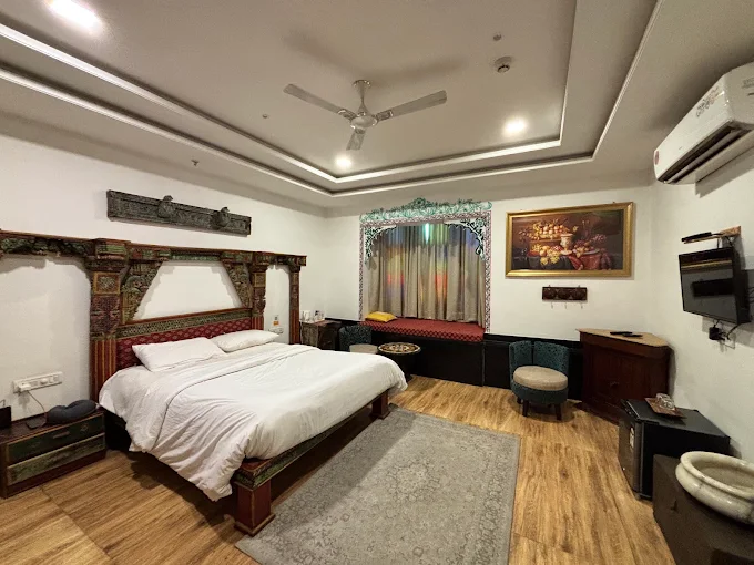 Bloom Boutique | Lake Pichola - Image 7