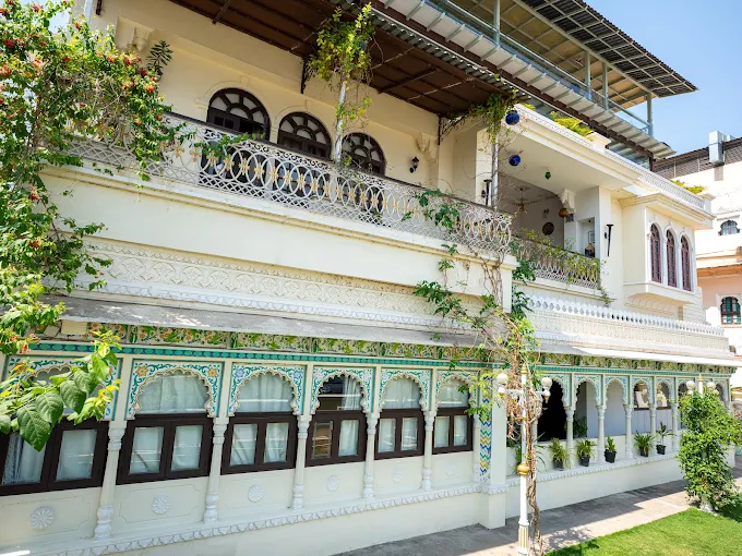 Panna Vilas - A Lake Facing Boutique Hotel